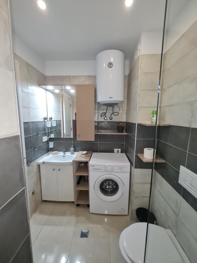 Sunny Apartment - Blloku Tirana, Near Lake المظهر الخارجي الصورة