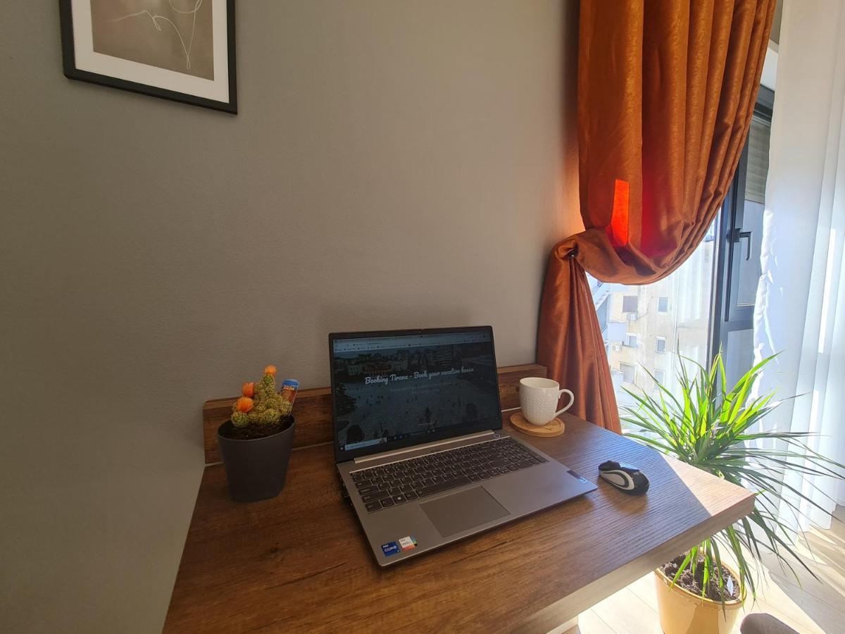 Sunny Apartment - Blloku Tirana, Near Lake المظهر الخارجي الصورة