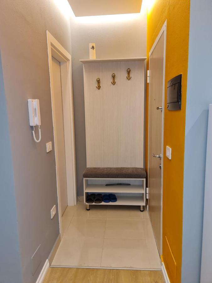 Sunny Apartment - Blloku Tirana, Near Lake المظهر الخارجي الصورة
